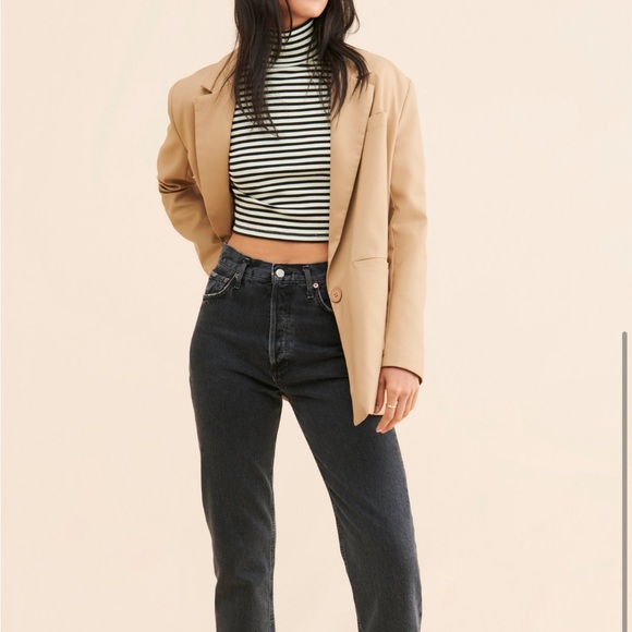 Levi's Tops - Levi’s Oriel Striped Cropped Turtleneck 🫶